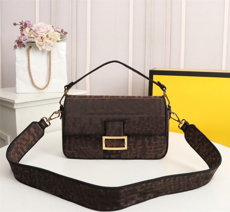 Women Luxurys designer bag very popular simple light sweet ladies shoulder purse casual chain small square bags F096
Women Luxurys designer bag very popular simple light sweet ladies shoulder purse casual chain small square bags F096