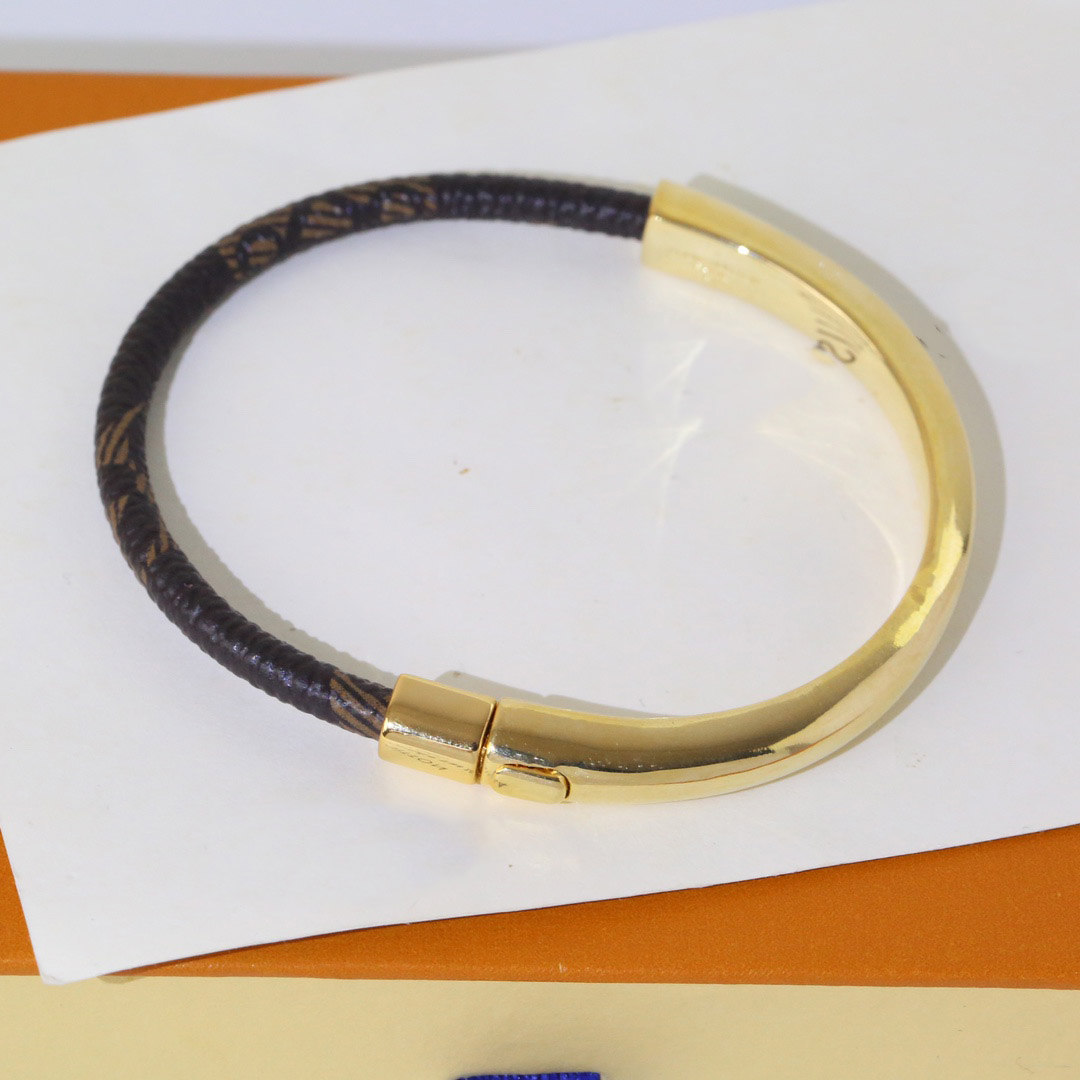 wholesale link chain rose gold stainless steel bracelets bangles female heart forever love brand charm bracelet for women famous jewelry, Black
wholesale link chain rose gold stainless steel bracelets bangles female heart forever love brand charm bracelet for women famous jewelry, Black