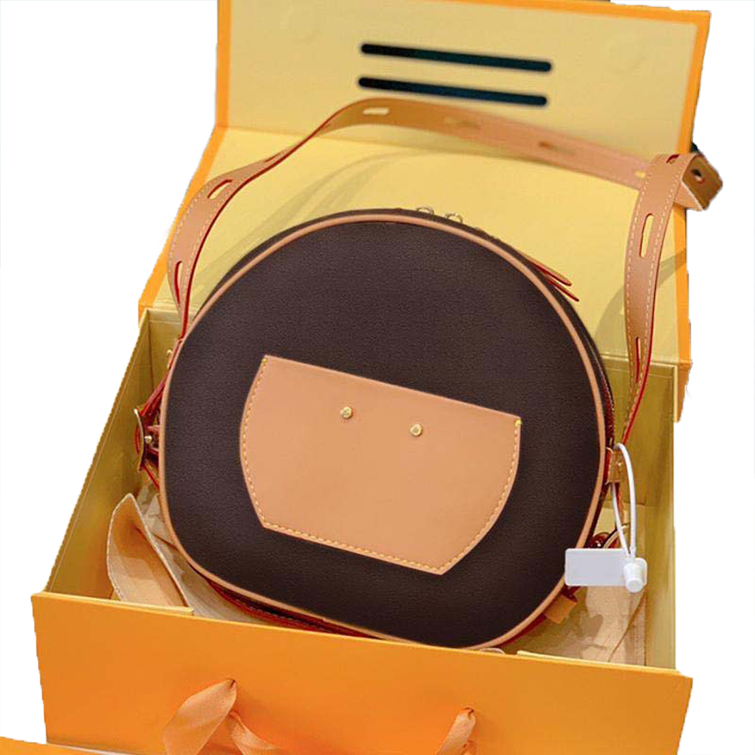 2021 hot women shoulder bags top quality leather cross bag letter embossed handbag fashion designer bag with original box, Brown
2021 hot women shoulder bags top quality leather cross bag letter embossed handbag fashion designer bag with original box, Brown