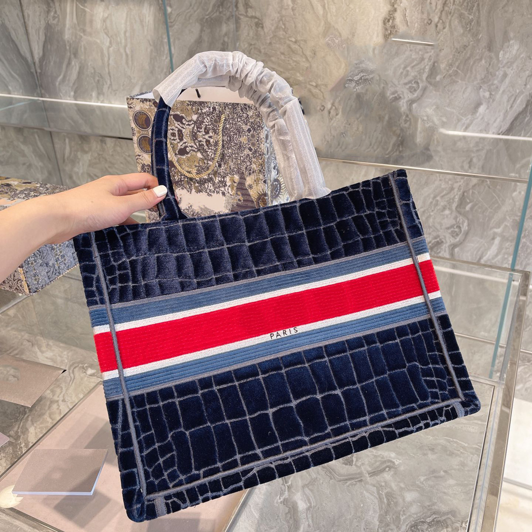 Luxury Designer France Brand Book Totes Bags High Quatity 21 Autumn And Winter New Velvet Plaid Embroidery Women Shopping Handbag Designers Large Capacity Bag, Deep blue
Luxury Designer France Brand Book Totes Bags High Quatity 21 Autumn And Winter New Velvet Plaid Embroidery Women Shopping Handbag Designers Large Capacity Bag, Deep blue