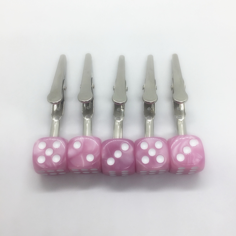 Luxury Pink Portable Dice Shape Cool Smoking Clamp Clip Tobacco Preroll Cigarette Cigar Tips Holder Bracket Stand Handpipe Support DHL Free
Luxury Pink Portable Dice Shape Cool Smoking Clamp Clip Tobacco Preroll Cigarette Cigar Tips Holder Bracket Stand Handpipe Support DHL Free