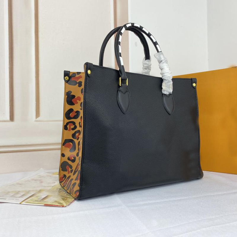 Fashion Luxurys Shoulder Onthego Medium Tote Women Designers Handbag By The Pool embossing Messenger bags 45373 2021 Bag, Black with leopard
Fashion Luxurys Shoulder Onthego Medium Tote Women Designers Handbag By The Pool embossing Messenger bags 45373 2021 Bag, Black with leopard