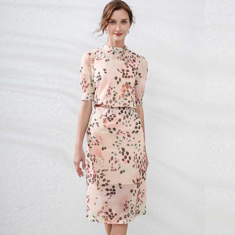 Elegant 2 Pieces Set Chiffon Flowers Print Bow Back Sweet Blouse + High Waist Midi Skirt Spring Office Ladies Women Suit 210526, Photo color
Elegant 2 Pieces Set Chiffon Flowers Print Bow Back Sweet Blouse + High Waist Midi Skirt Spring Office Ladies Women Suit 210526, Photo color
