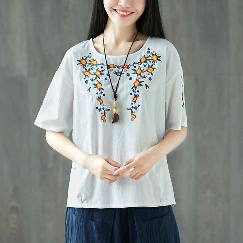 Summer Style Women Tshirt Plus Size Short Sleeve Loose O-neck Tops Cotton Linen flower Embroidery Vintage Tee Shirt CYK2 210512