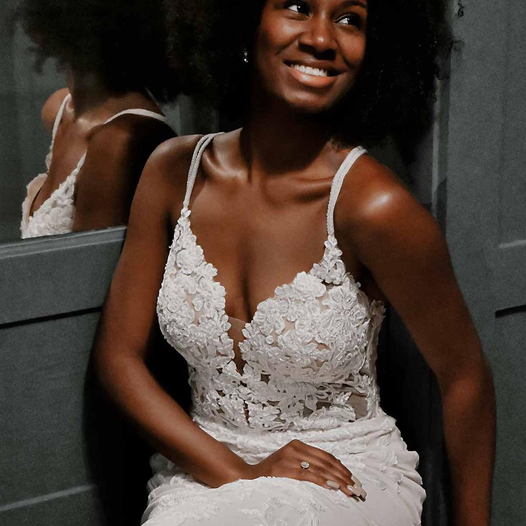 Elegant Mermaid Wedding Dress Spaghetti Straps Neck Flower Appliques Bridal Gowns robes de mariée Sexy Criss Cross Back Bride Dresses