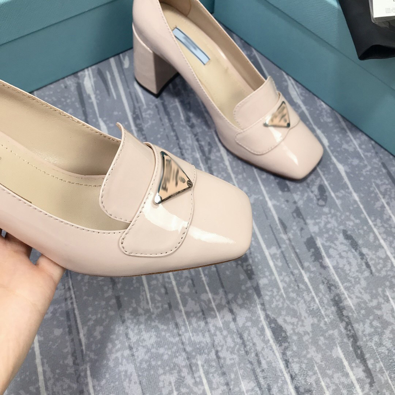 2021 Good Quality Fashion Women Luxurys Designers Shoes Designer Sandals Womens Luxury High Heels Sandal Dress Shoess With Box Size 35-41 -H342, Khaki
2021 Good Quality Fashion Women Luxurys Designers Shoes Designer Sandals Womens Luxury High Heels Sandal Dress Shoess With Box Size 35-41 -H342, Khaki