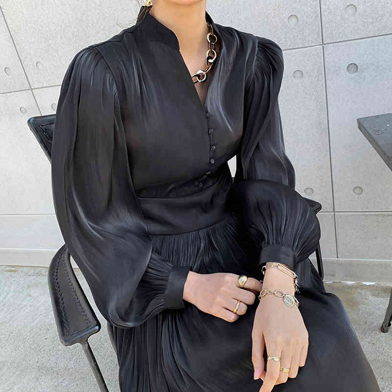 [EWQ] Spring Female New Stand Collar Single Breasted Solid Color Long Lantern Sleeve Minimalist Pleated A-Line Dress 8D1008 210409