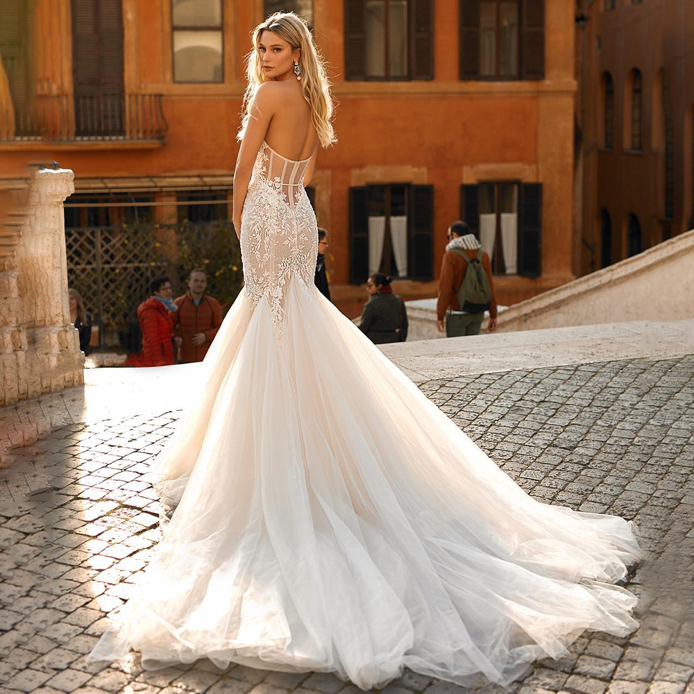 2022 Luxury Boho Mermaid Wedding Dresses Sweetheart Strapless Sleeveless Lace Appliques Trumpet Bride Dress Long Train Fish Tail Princess Bridal Weddi