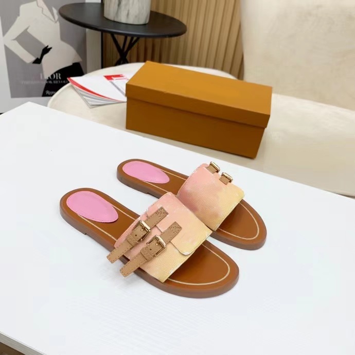2021 Womens LOCK IT FLAT MULE Slippers Women Sandals Colourful Mules 1A64MH Women's Slipper Fashion Casual Goatskin Size 35-42 with Box, Black
2021 Womens LOCK IT FLAT MULE Slippers Women Sandals Colourful Mules 1A64MH Women's Slipper Fashion Casual Goatskin Size 35-42 with Box, Black