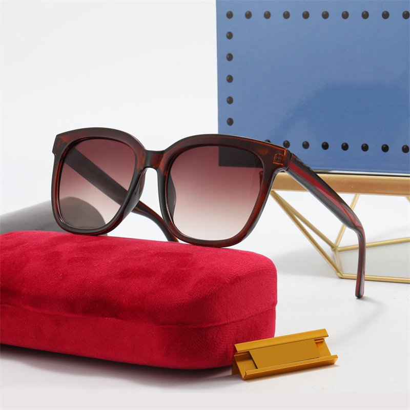 Designer Sunglasses luxury Brand Eyeglasses Outdoor Shades PC Frame Fashion Classic Lady Sun glasses Mirrors for Women 0034, White;black
Designer Sunglasses luxury Brand Eyeglasses Outdoor Shades PC Frame Fashion Classic Lady Sun glasses Mirrors for Women 0034, White;black