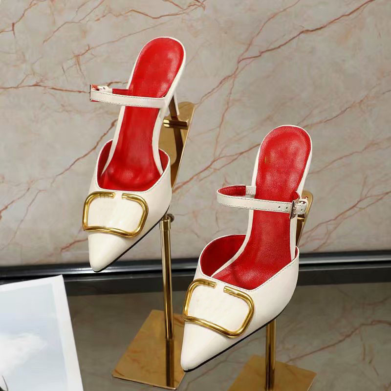 2021 Classic High heeled sandals Coarse heel leather Suede woman shoes Metal buckle parties Highs heels Belt buckles Sexy Lady sandal size 35-42, Black
2021 Classic High heeled sandals Coarse heel leather Suede woman shoes Metal buckle parties Highs heels Belt buckles Sexy Lady sandal size 35-42, Black