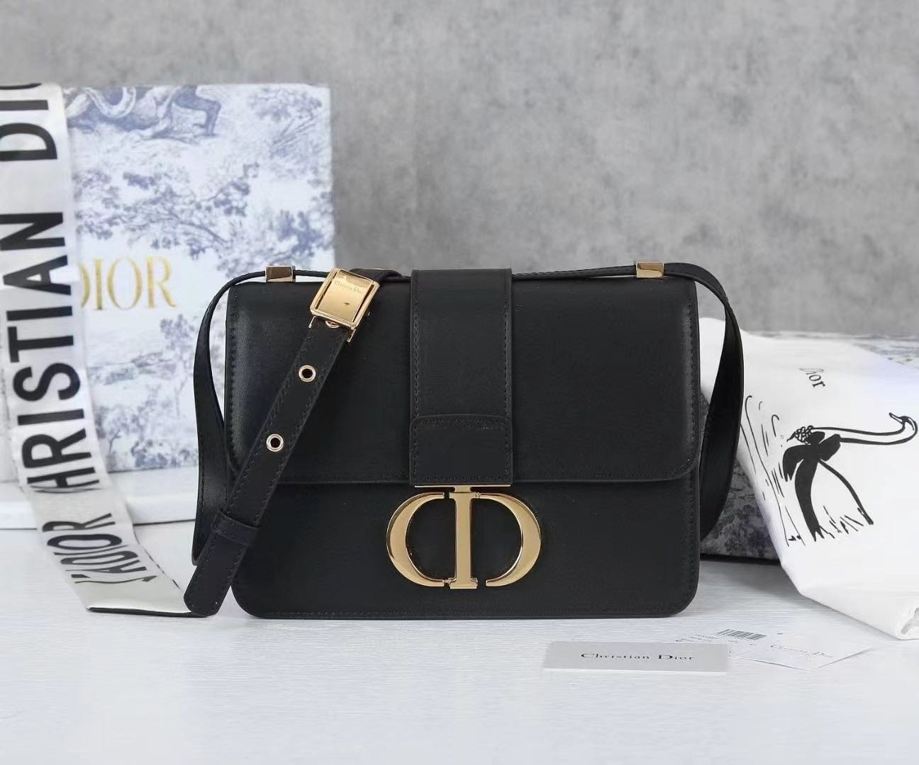 Wholesale High-end Designer Bag Womanbag Fashionbag Mini Handbag Crossbody Bags Classic Solid color Genuine Leather Retro Montaigne
Wholesale High-end Designer Bag Womanbag Fashionbag Mini Handbag Crossbody Bags Classic Solid color Genuine Leather Retro Montaigne