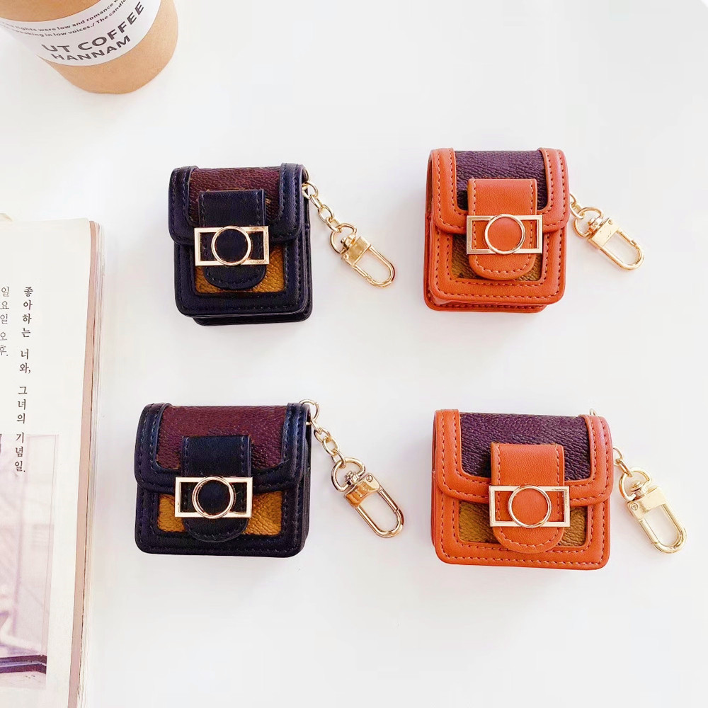 Fashion Designer Cases Headset Accessories for AirPods Pro 1 2 High Quality Cover Luxury Leather Brown Protection Package Hook Air Pods 2nd Generation Earphone Bags
Fashion Designer Cases Headset Accessories for AirPods Pro 1 2 High Quality Cover Luxury Leather Brown Protection Package Hook Air Pods 2nd Generation Earphone Bags