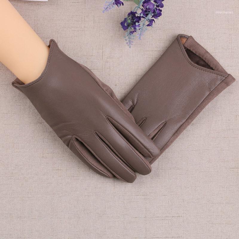 Pairs Suede Leather Glove Full Fingers Touch Screen Women Gloves Thickened Plush Lined Solid Color PU Driving Gloves1
Pairs Suede Leather Glove Full Fingers Touch Screen Women Gloves Thickened Plush Lined Solid Color PU Driving Gloves1