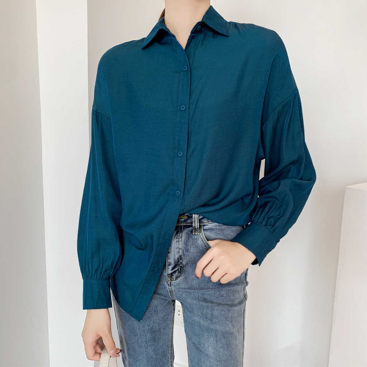 Loose-Fit Base Shirt Spring Single Breasted Long-sleeved Turn-down Collar Women's Casual Blouse 210607, White
Loose-Fit Base Shirt Spring Single Breasted Long-sleeved Turn-down Collar Women's Casual Blouse 210607, White