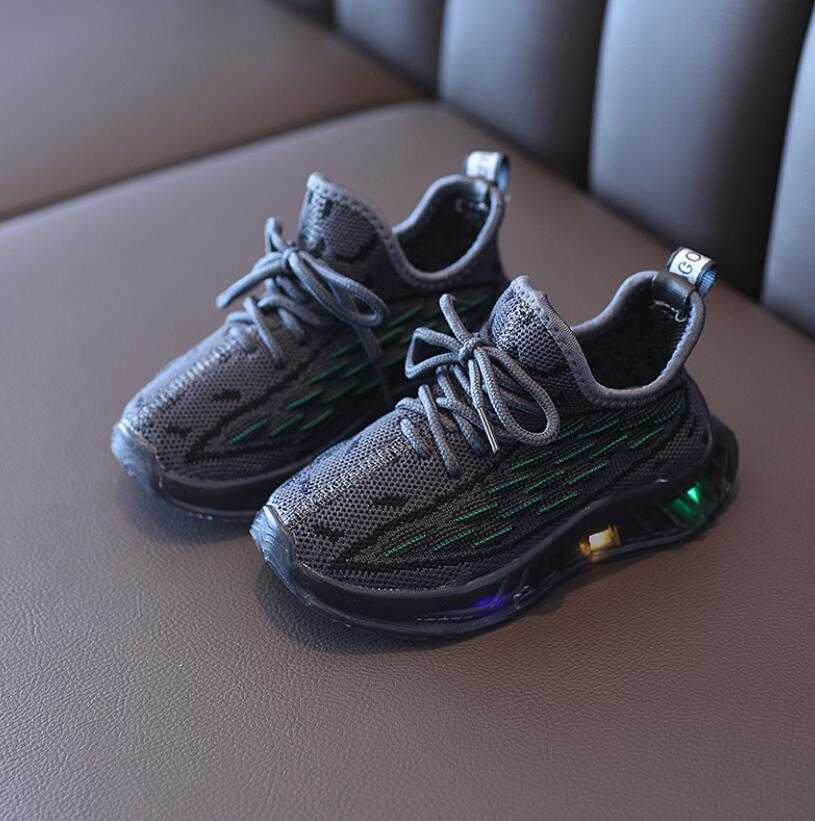 2020 New Baby Flashing Lights Sneakers Toddler Little Kid LED Sneakers Children Luminous Shoes Boys Girls Sport Running Shoes Y0809