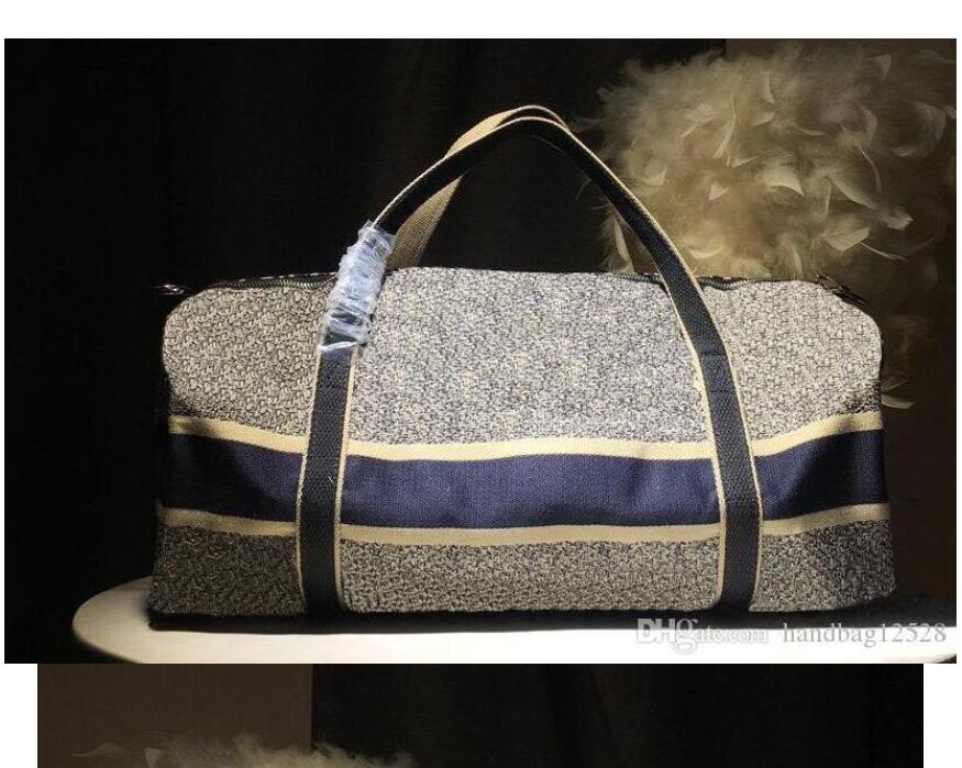 Designer luxury handbag large capacity women travel bags 2021 sale quality men shoulder duffel bags carry on luggage bottom, Blue
Designer luxury handbag large capacity women travel bags 2021 sale quality men shoulder duffel bags carry on luggage bottom, Blue