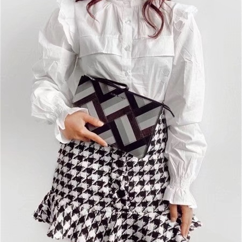 Sexy Tweed Open Buttons Package Hips Check Plaid Mini Short Trumpet Skirt Mermaid Black White Contrast color Autumn Winter 210429
