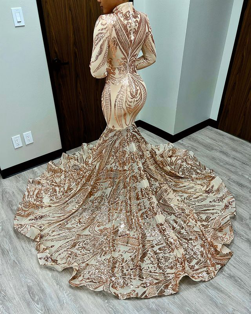 Rose Gold Sequin Sexy Fitted evening dress Mermaid Style Long Sleeve High Neck African Black Girls Long Prom Dresses 2022