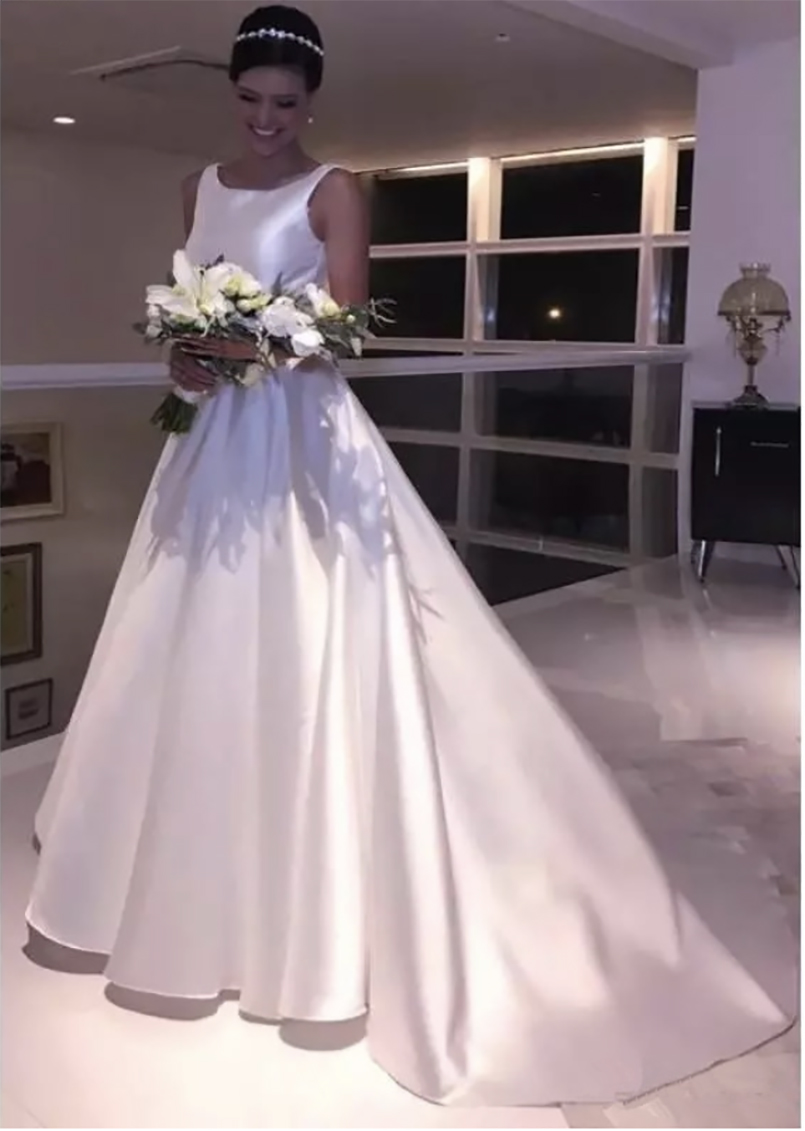 Vintage Royal Satin Wedding Dresses Elegant A-line Scoop Open Backless Wedding Gown 2021 Sweep Train Robe De Marriage