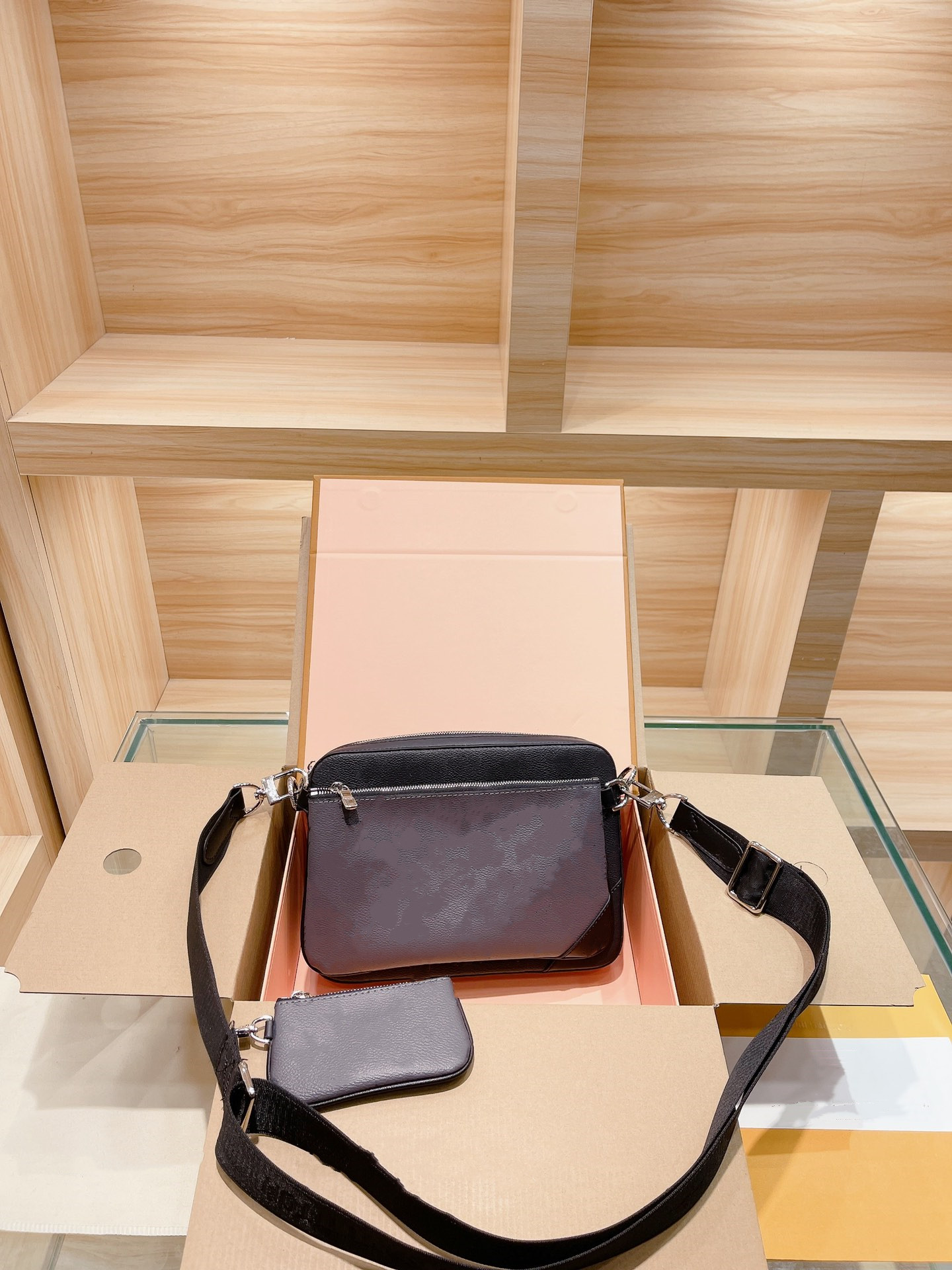 5A Chain Marmont Shoulder Bags Designer Luxury Flap Handbag Fashion Versatile Genuine Leather Cowhide Crossbody Bag Purse 2022 Effini, Black
5A Chain Marmont Shoulder Bags Designer Luxury Flap Handbag Fashion Versatile Genuine Leather Cowhide Crossbody Bag Purse 2022 Effini, Black