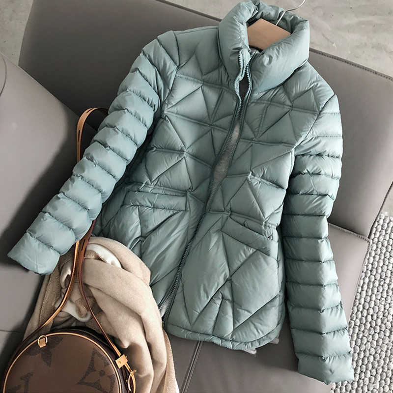 Fitaylor Winter Light Down Short Jacket Women 90% White Duck Warm Coat Ladies Stand Collar Casual Loose Solid Color Outwear 210923
