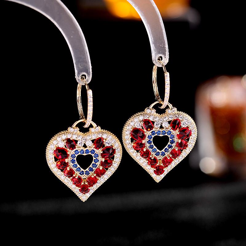 Stud Korean Fashion Earrings Heart Shaped Retro Color Micro Inlaid Zircon Geometric For Woman Trend, Golden;silver
Stud Korean Fashion Earrings Heart Shaped Retro Color Micro Inlaid Zircon Geometric For Woman Trend, Golden;silver