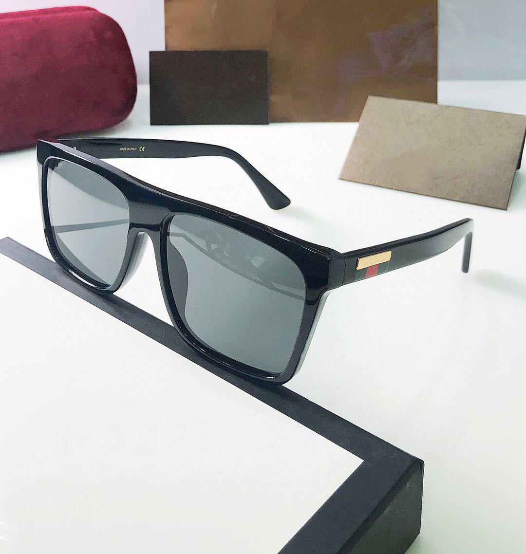 Top 0748S Original high quality Designer Sunglasses for mens famous fashionable Classic retro luxury brand eyeglass Fashion design women square frame glasses
Top 0748S Original high quality Designer Sunglasses for mens famous fashionable Classic retro luxury brand eyeglass Fashion design women square frame glasses