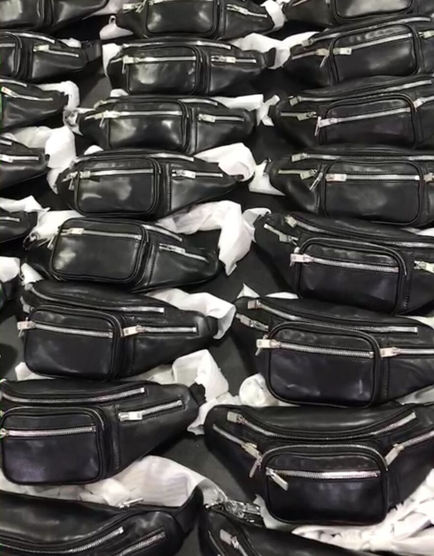 2021 Newest Stlye Bumbag Cross Body Shoulder Waist Bags Temperament Bumbag Cross Fanny Pack Bum Waist Bags Women Luxurys Designers bags, Black
2021 Newest Stlye Bumbag Cross Body Shoulder Waist Bags Temperament Bumbag Cross Fanny Pack Bum Waist Bags Women Luxurys Designers bags, Black