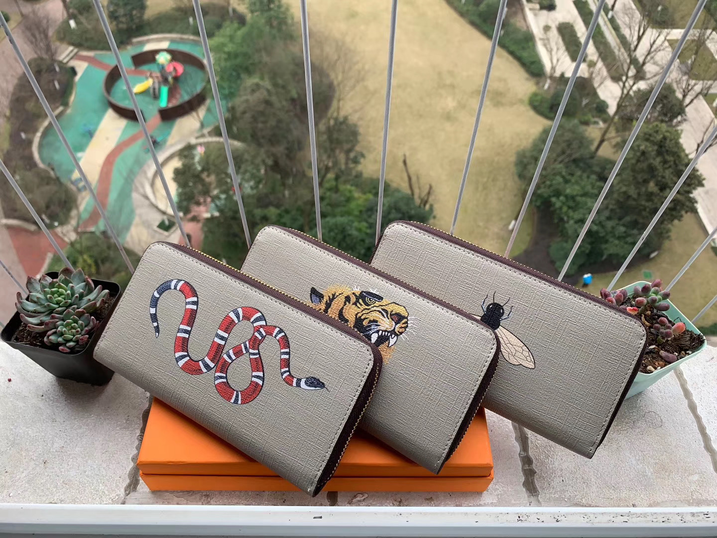 Women Long Wallet zipper Genuine leather original box serial number purse handbag wallets animal wallets, With box
Women Long Wallet zipper Genuine leather original box serial number purse handbag wallets animal wallets, With box