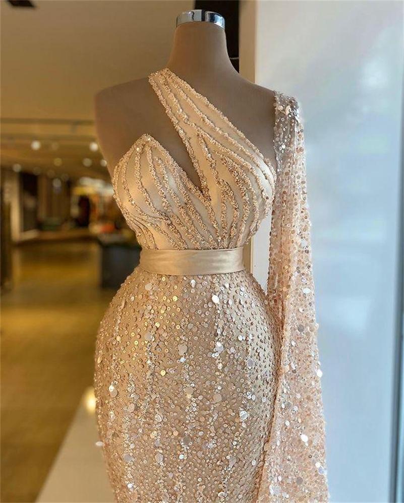 Squines Beaded Mermaid Evening Dresses Halter Prom Dress One-shouder Ruched Feather Black Sweep Train Robe de mariée2021