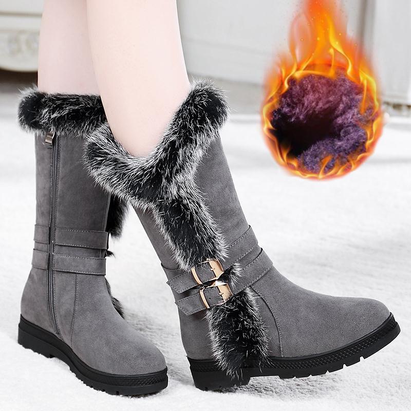 Winter 2021 new leather Snow boots High quality fur one thick sole medium tube and fleece cotton shoes 35-41, Black
Winter 2021 new leather Snow boots High quality fur one thick sole medium tube and fleece cotton shoes 35-41, Black