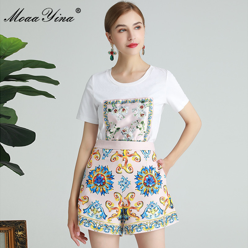 Fashion Designer Set Summer Women Short sleeve Beaded Floral Print Pullover T-shirt Tops+Shorts Two-piece sets 210524, Black
Fashion Designer Set Summer Women Short sleeve Beaded Floral Print Pullover T-shirt Tops+Shorts Two-piece sets 210524, Black