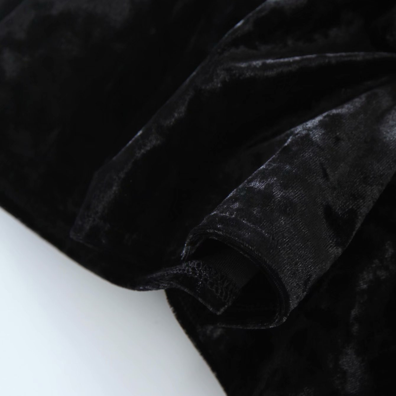 Sexy Woman Black V Neck Velvet Vest Spring Fashion Ladies Soft Slim Tank Female Elegant Streetwear Sleeveless Tops 210515