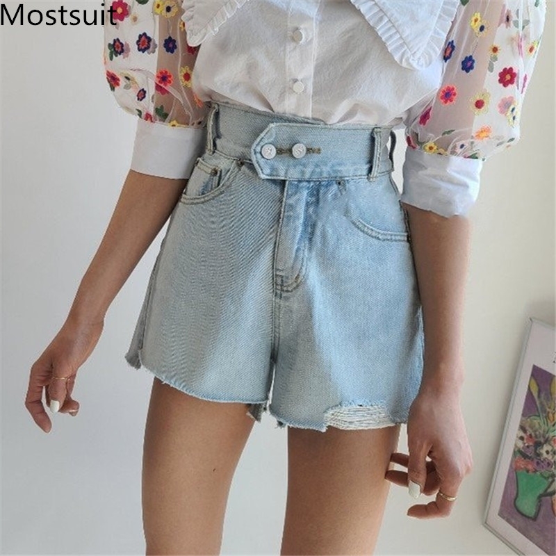 Summer Light Blue Two Buttons Fringed High Waist Women Denim Shorts Korean Fashion Casual Female A-line Loose Femme 210518
Summer Light Blue Two Buttons Fringed High Waist Women Denim Shorts Korean Fashion Casual Female A-line Loose Femme 210518