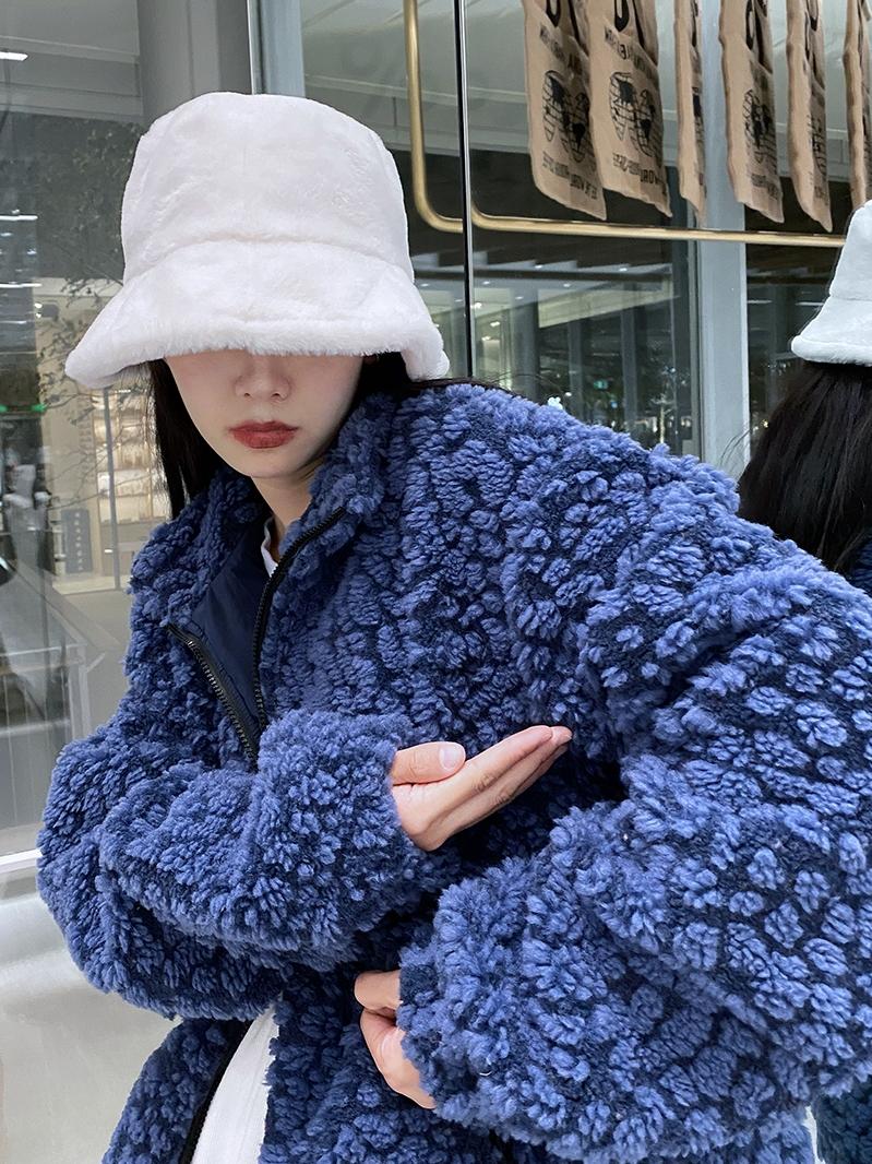Women' Fur & Faux 2021 Women Autumn Winter Real Wool Coat Female Solid Stand Collar Parka Lady Fashion Genuine Sheep Shearing Outwear O141, Blue
Women' Fur & Faux 2021 Women Autumn Winter Real Wool Coat Female Solid Stand Collar Parka Lady Fashion Genuine Sheep Shearing Outwear O141, Blue