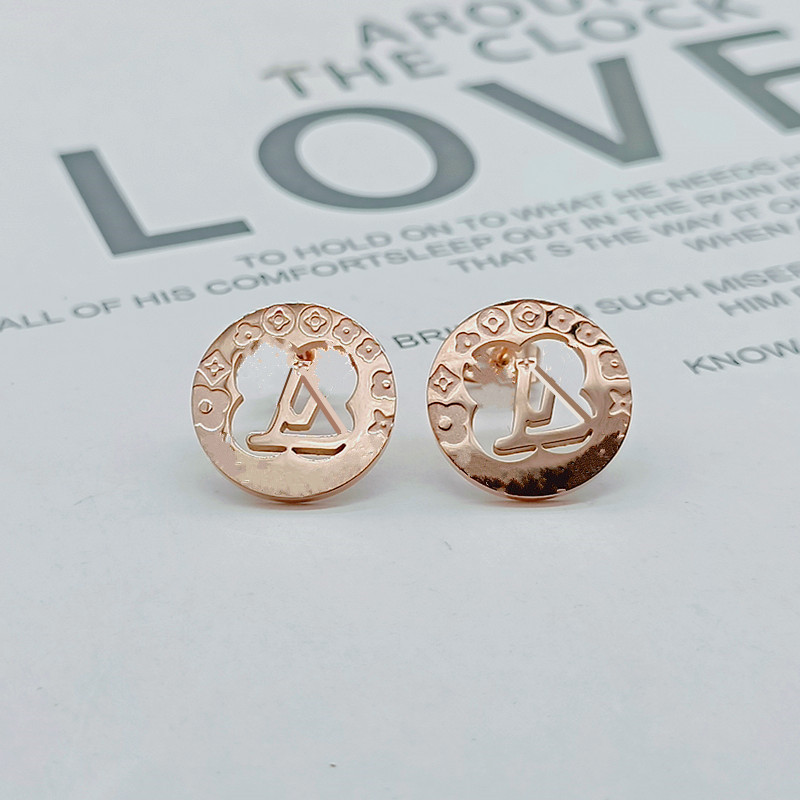 Rose Gold Titanium Steel Stud Hollow Flower women Earrings Letter L Fashion Luxury Ladies Wedding Gifts For Girlfriend Jewelry
Rose Gold Titanium Steel Stud Hollow Flower women Earrings Letter L Fashion Luxury Ladies Wedding Gifts For Girlfriend Jewelry