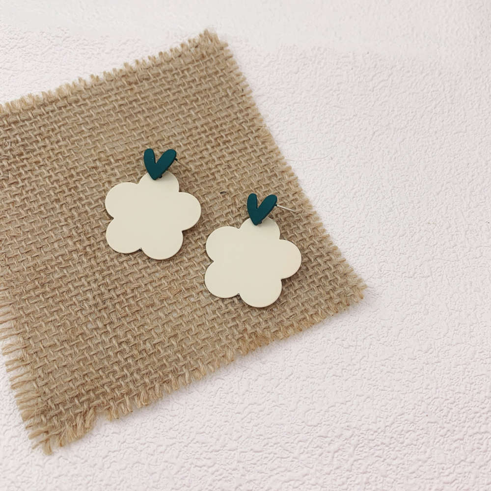 925 silver needle korea east gate temperament sweet contrast color love baked lacquer flower petals lovely earrings girl, Black
925 silver needle korea east gate temperament sweet contrast color love baked lacquer flower petals lovely earrings girl, Black