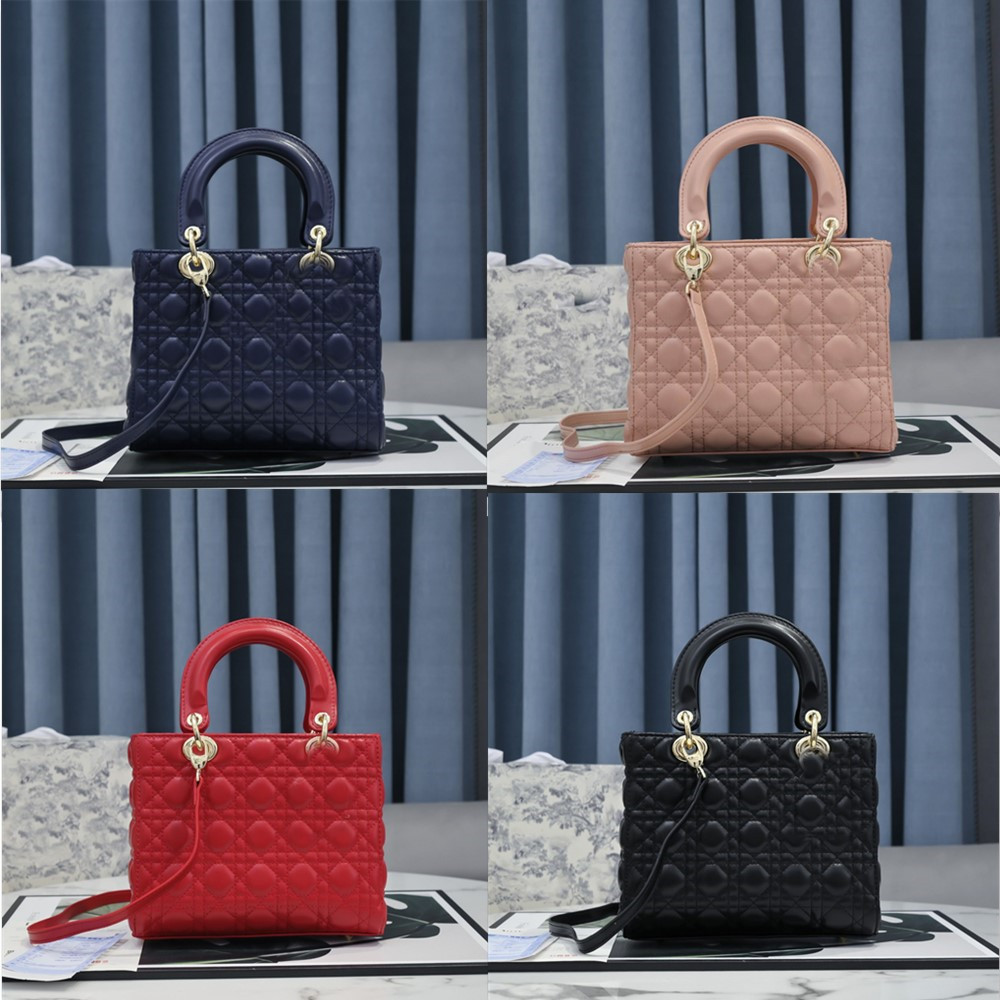 Women Handbags designer five grid frosted plaid leather clamshell bag luxury high quality one shoulder messenger business ladies sack, Dust bag
Women Handbags designer five grid frosted plaid leather clamshell bag luxury high quality one shoulder messenger business ladies sack, Dust bag