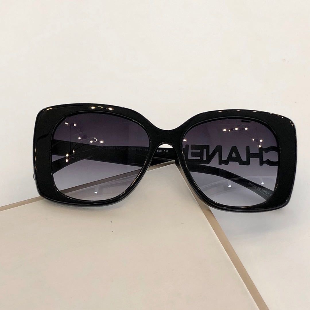 new Sunglasses rectangular Sunglasses mandarin duck letter leg ch5422b trend, White;black
new Sunglasses rectangular Sunglasses mandarin duck letter leg ch5422b trend, White;black