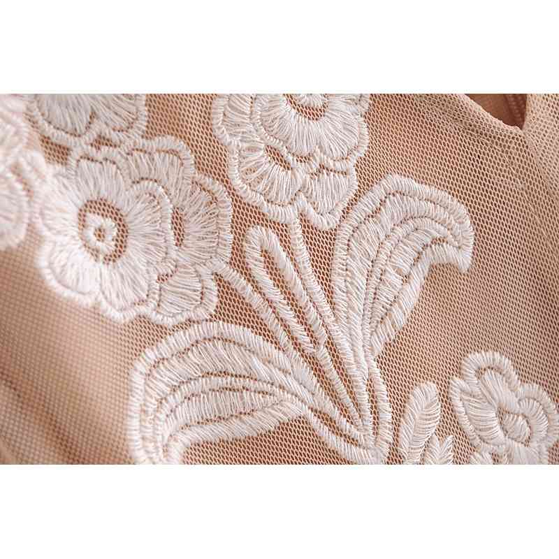 Spring Women Perspective Mesh Hollow Out Embroidery Short Dress Sexy Slim fit Package Hips Party Dresses 210429