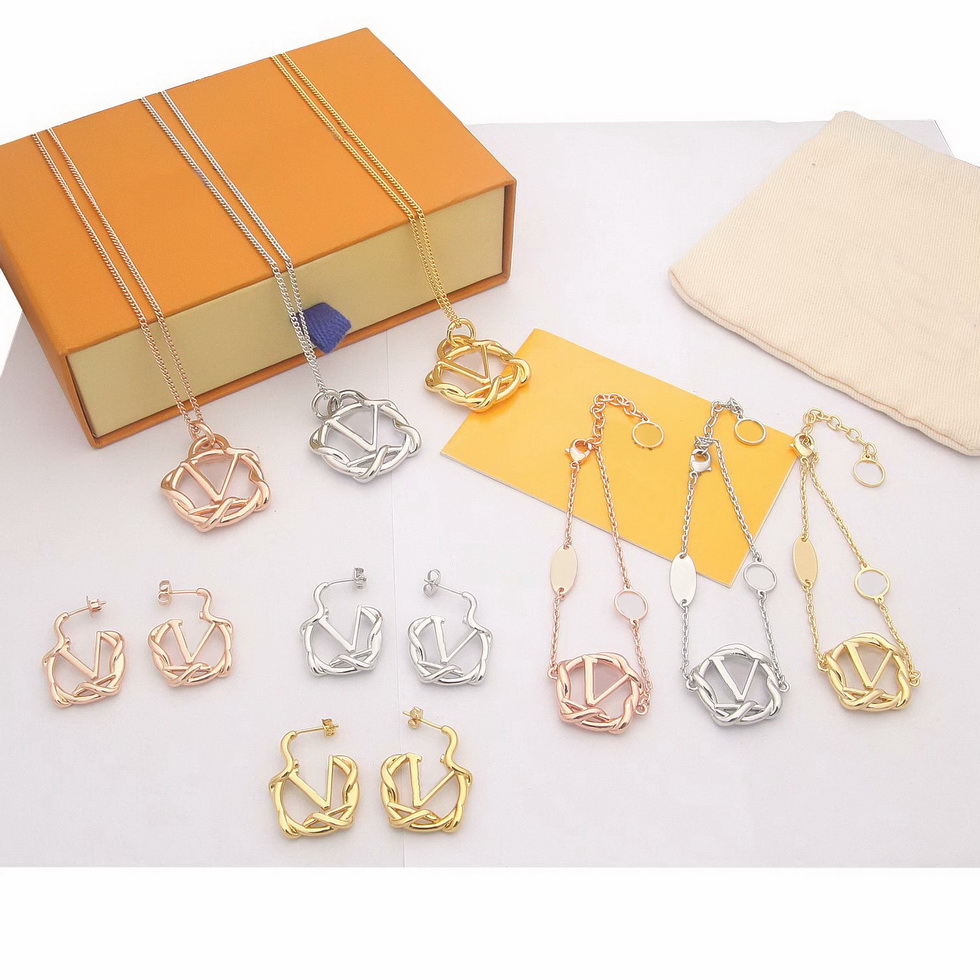 Europe America Fashion Style Jewelry Sets Lady Womens Gold-color Metal Hollow Out V Initials Garden Necklace Bracelet Earrings M68938 M69035, Black
Europe America Fashion Style Jewelry Sets Lady Womens Gold-color Metal Hollow Out V Initials Garden Necklace Bracelet Earrings M68938 M69035, Black