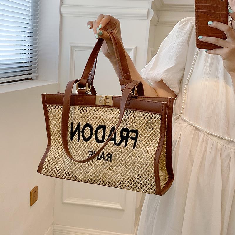 Evening Bags Ladies Designer Purses And Handbags Straw Totes For Women 2021 Fashion Letter Prints One Shoulder Sac Bandouliere Femme
Evening Bags Ladies Designer Purses And Handbags Straw Totes For Women 2021 Fashion Letter Prints One Shoulder Sac Bandouliere Femme