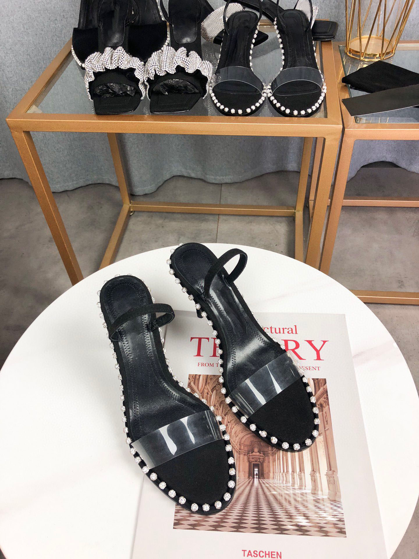 Designer Luxury Women Nova Sandal Leather PVC Black High Heels Slingback Sandals summer ladies fashion Crystal Bordered shoes with box size 35-40, Color 2
Designer Luxury Women Nova Sandal Leather PVC Black High Heels Slingback Sandals summer ladies fashion Crystal Bordered shoes with box size 35-40, Color 2