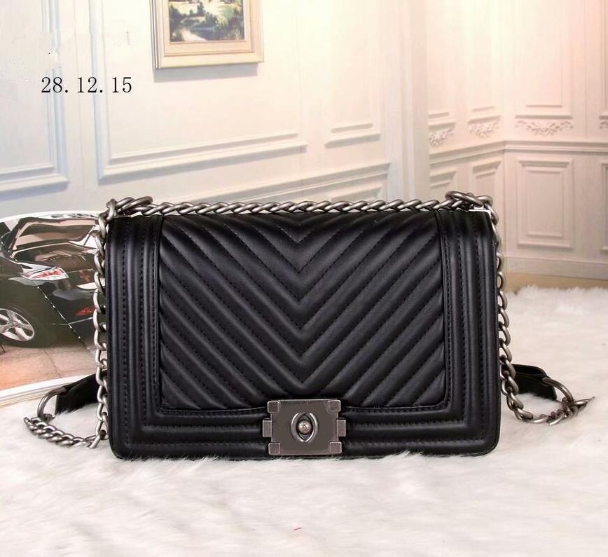2021 High Quality Famous brand designer Shoulder bag Pu leather Fashion chain bag Cross body Pure color Female women`s handbag shoulder bag 70
2021 High Quality Famous brand designer Shoulder bag Pu leather Fashion chain bag Cross body Pure color Female women`s handbag shoulder bag 70