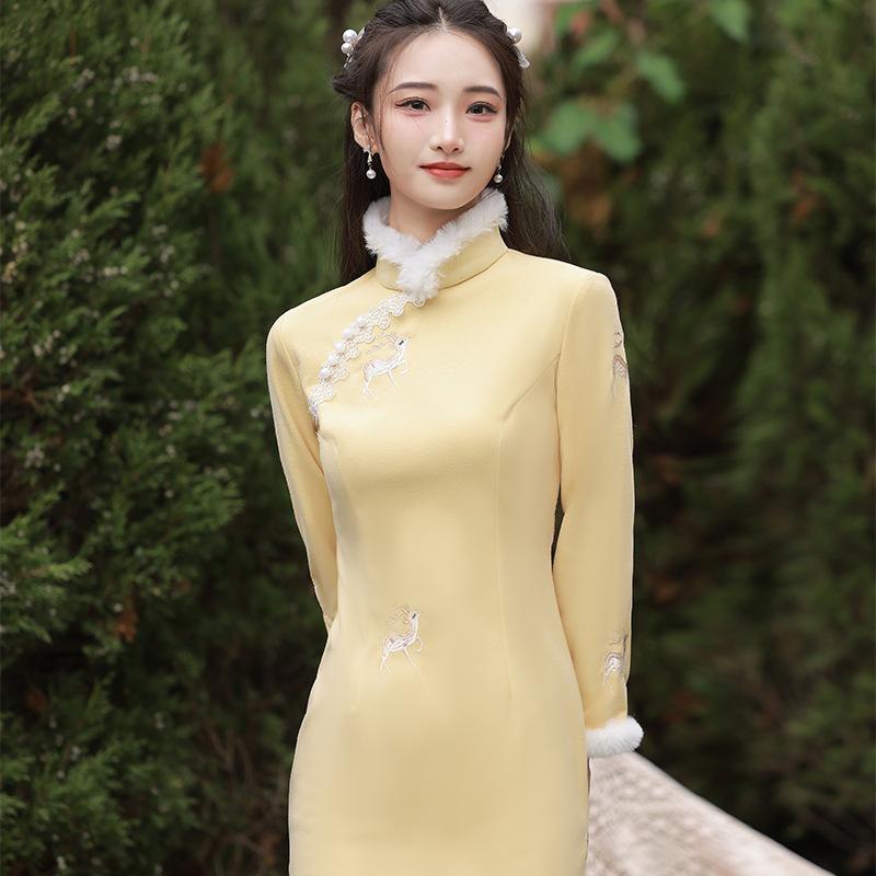 Ethnic Clothing Winter Warm Cheongsam Dress Traditional Chinese Retro Embroidery Qipao Fall Fleece Inside Elegant Slim Chipao Plus Size XXXL
Ethnic Clothing Winter Warm Cheongsam Dress Traditional Chinese Retro Embroidery Qipao Fall Fleece Inside Elegant Slim Chipao Plus Size XXXL