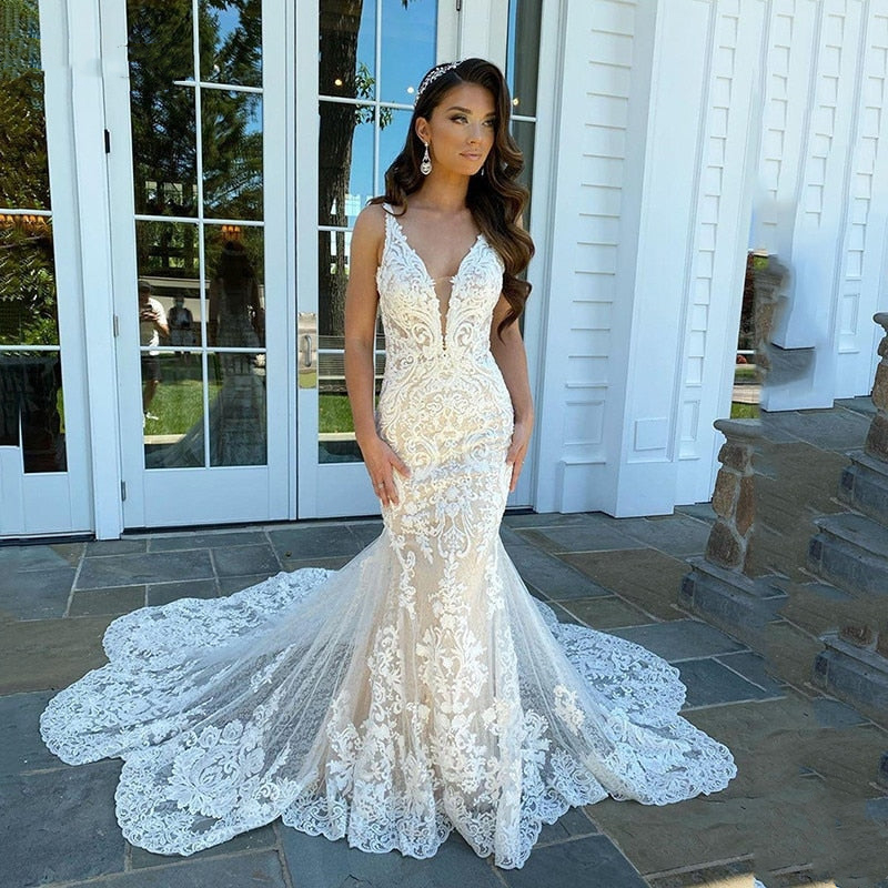 Bohemian Lace Mermaid Wedding Dresses Spaghetti Strap Soft Tulle Sexy Backless Long Bridal Gowns Sleeveless Boho Beach Bride Wedding Dress 2022
