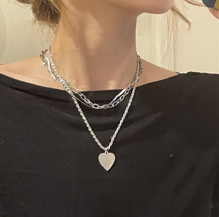 Pendant Necklaces Multi-layered Love Titanium Steel Necklace Women Niche Ins Style Hip-hop Retro Clavicle Chain
Pendant Necklaces Multi-layered Love Titanium Steel Necklace Women Niche Ins Style Hip-hop Retro Clavicle Chain