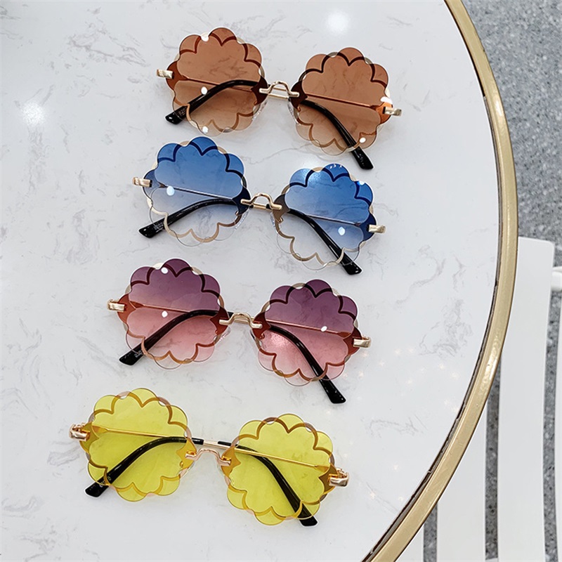 Fashion Sunglasses for Girls Vintage Flower Baby Rimless Sun Glasses Kids Street Mirror Eyewear Outdoor Goggles UV400
Fashion Sunglasses for Girls Vintage Flower Baby Rimless Sun Glasses Kids Street Mirror Eyewear Outdoor Goggles UV400