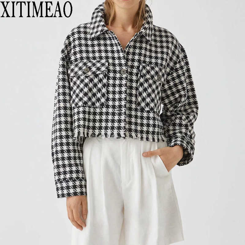 Fashion Black White Plaid Shirt Jackets Women Warm Vintage Ladies Checkered Outerwear Coats Autumn Winter Short Clothes 210602, As picture
Fashion Black White Plaid Shirt Jackets Women Warm Vintage Ladies Checkered Outerwear Coats Autumn Winter Short Clothes 210602, As picture